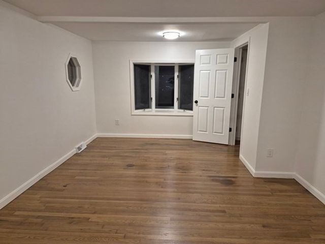 5 Lake View Ave, Peabody, MA 01960