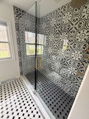 5 Lake View Ave, Peabody, MA 01960