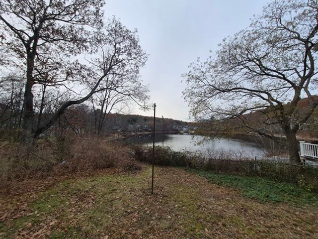 5 Lake View Ave, Peabody, MA 01960