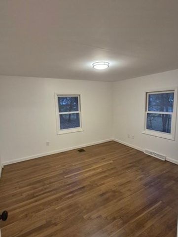 5 Lake View Ave, Peabody, MA 01960