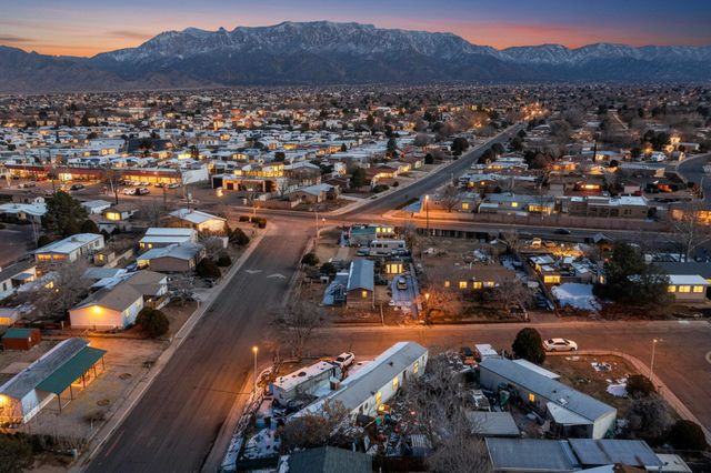 6904 San Francisco Road NE, Albuquerque, NM 87109