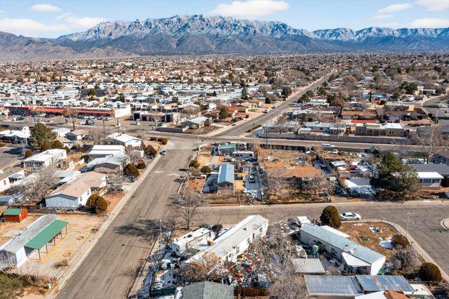 6904 San Francisco Road NE, Albuquerque, NM 87109