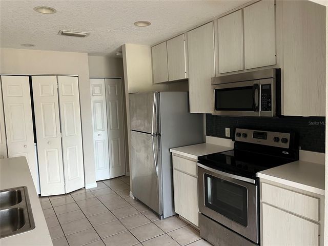 1033 WILLOW DRIVE, Leesburg, FL 34748