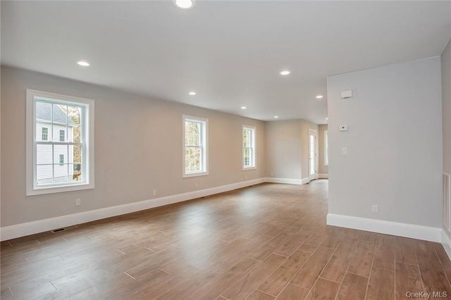 237 Tomahawk Street 3, Baldwin Place, NY 10505