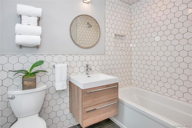 237 Tomahawk Street 3, Baldwin Place, NY 10505