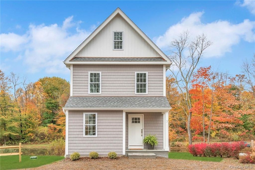 237 Tomahawk Street 3, Baldwin Place, NY 10505