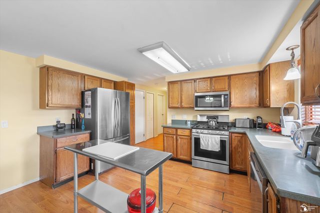 24677 Waltz Road, New Boston, MI 48164