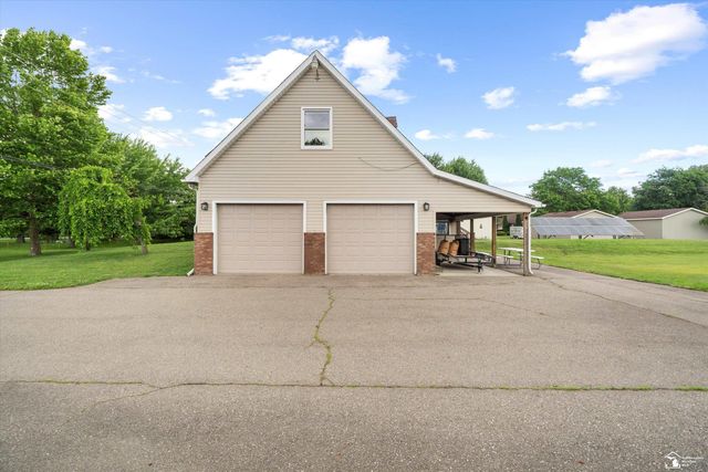 24677 Waltz Road, New Boston, MI 48164