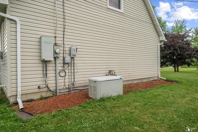 24677 Waltz Road, New Boston, MI 48164