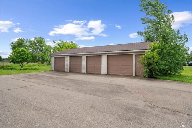 24677 Waltz Road, New Boston, MI 48164