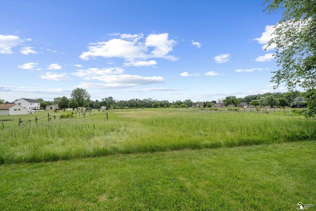 24677 Waltz Road, New Boston, MI 48164