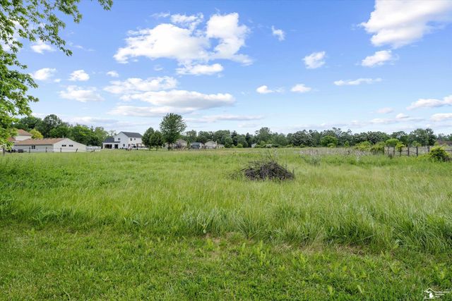 24677 Waltz Road, New Boston, MI 48164