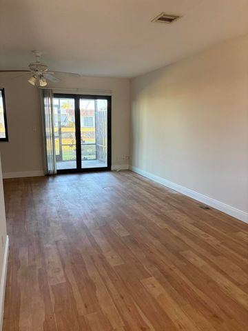 5106 Pier Drive, Greenacres, FL 33463