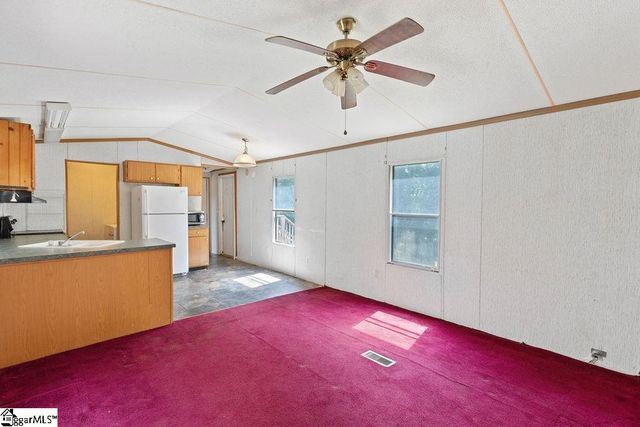 186 Corry Road, Blacksburg, SC 29702