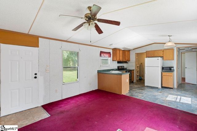 186 Corry Road, Blacksburg, SC 29702