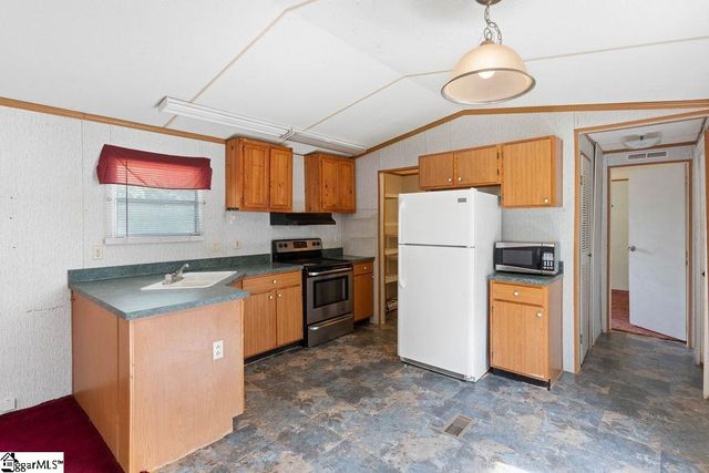 186 Corry Road, Blacksburg, SC 29702