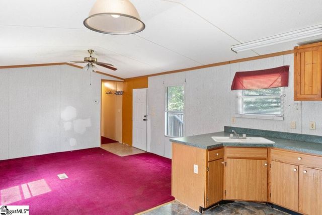 186 Corry Road, Blacksburg, SC 29702