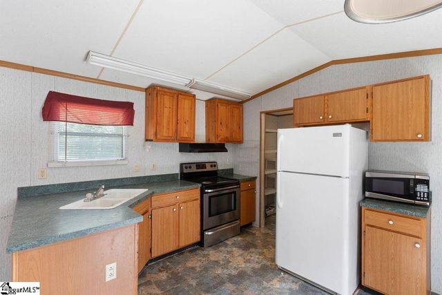 186 Corry Road, Blacksburg, SC 29702