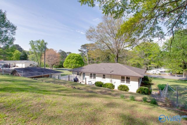 3105 Willow Beach Road, Guntersville, AL 35976