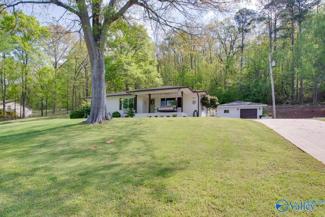 3105 Willow Beach Road, Guntersville, AL 35976