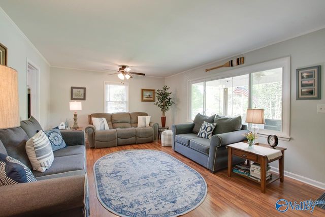 3105 Willow Beach Road, Guntersville, AL 35976