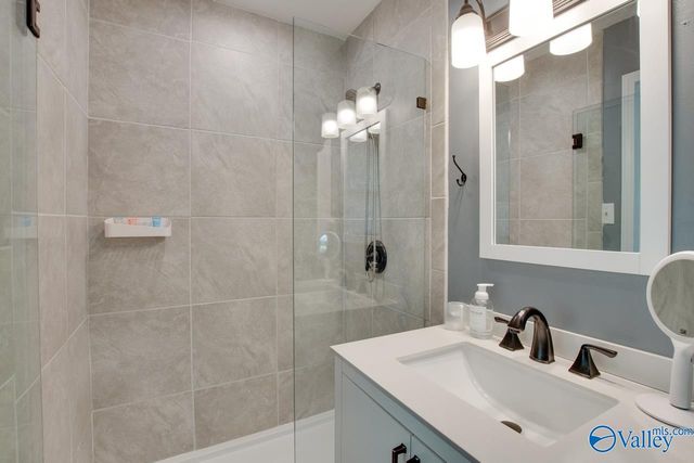 3105 Willow Beach Road, Guntersville, AL 35976