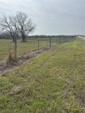 318 County Road 3032, Orange Grove, TX 78372