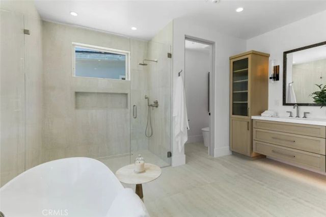 611 Marguerite B, Corona Del Mar, CA 92625