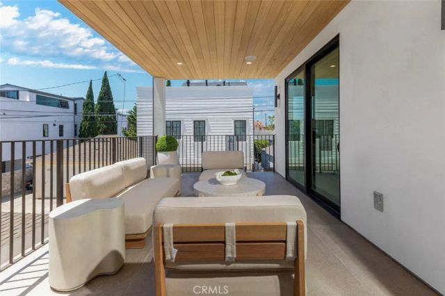 611 Marguerite B, Corona Del Mar, CA 92625