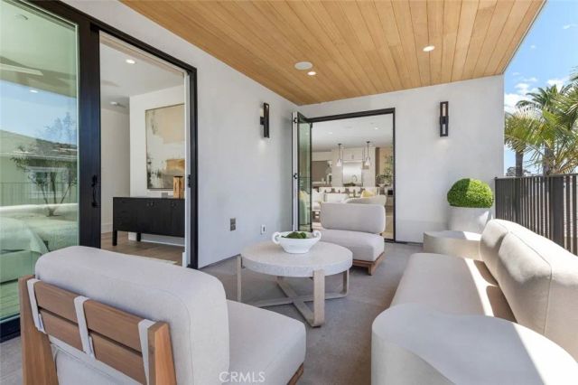 611 Marguerite B, Corona Del Mar, CA 92625