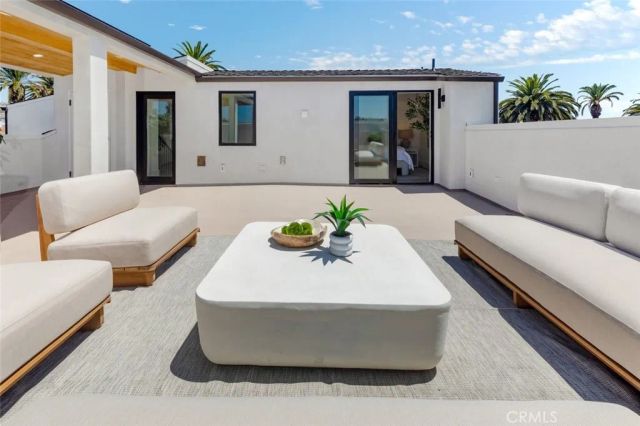 611 Marguerite B, Corona Del Mar, CA 92625