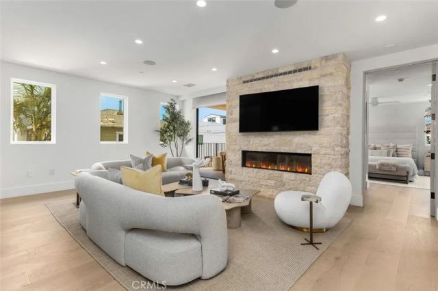 611 Marguerite B, Corona Del Mar, CA 92625