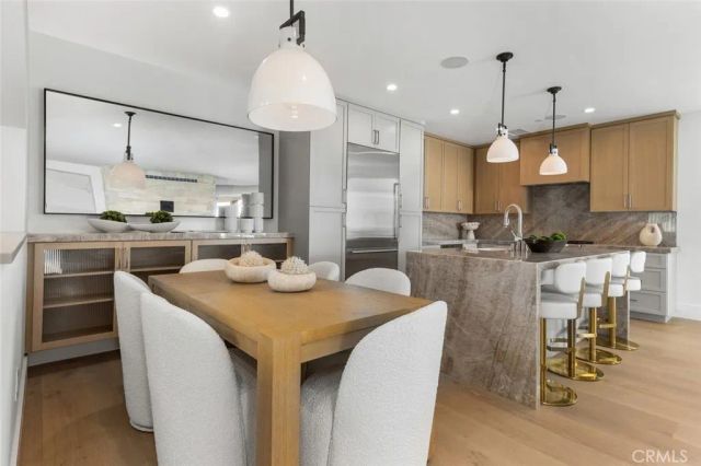 611 Marguerite B, Corona Del Mar, CA 92625