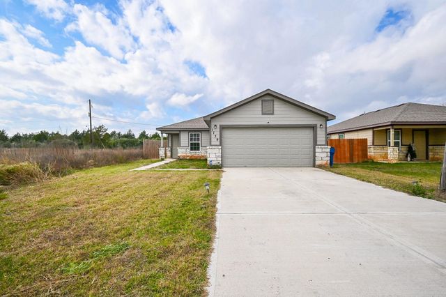 1739 Cemetery Road, Hempstead, TX 77445