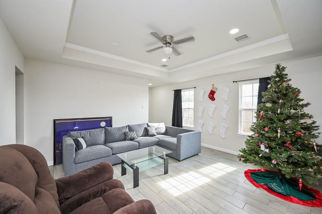 1739 Cemetery Road, Hempstead, TX 77445