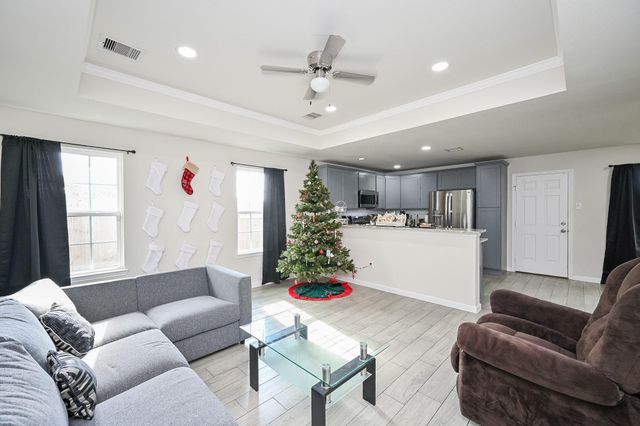 1739 Cemetery Road, Hempstead, TX 77445