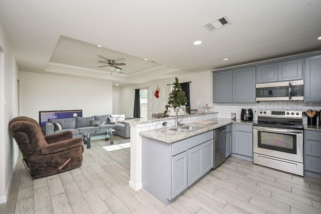 1739 Cemetery Road, Hempstead, TX 77445