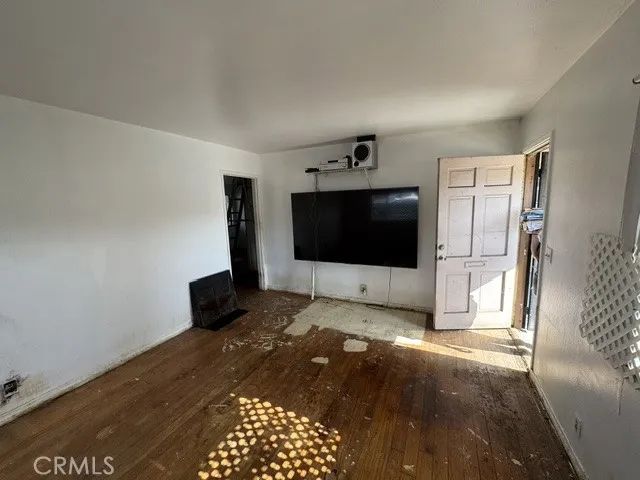 16519 La Salle, Gardena, CA 90247