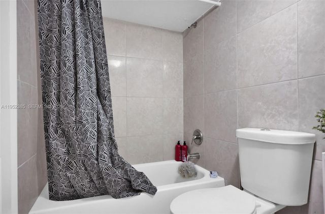 2105 NW 1st Street, Miami, FL 33125