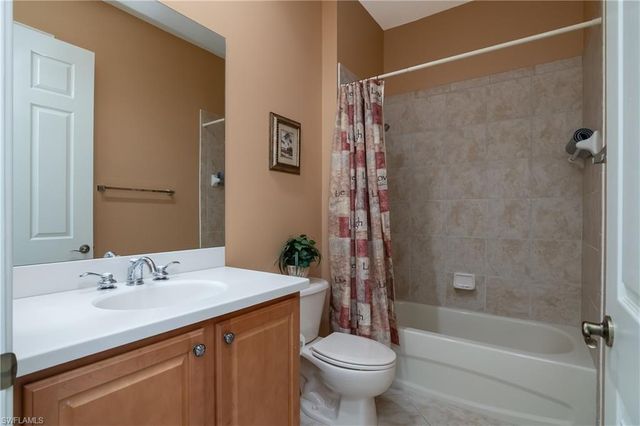 7845 Hawthorne DR 903, Naples, FL 34113