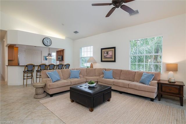 7845 Hawthorne DR 903, Naples, FL 34113