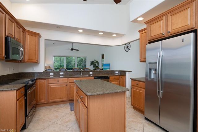 7845 Hawthorne DR 903, Naples, FL 34113