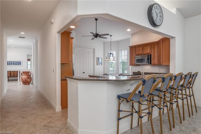 7845 Hawthorne DR 903, Naples, FL 34113