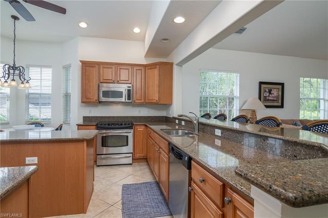 7845 Hawthorne DR 903, Naples, FL 34113