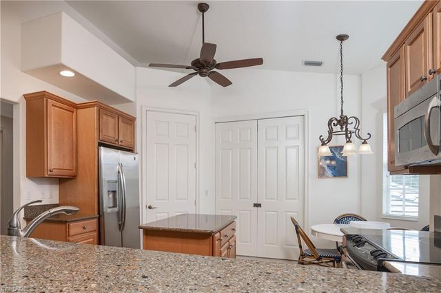 7845 Hawthorne DR 903, Naples, FL 34113