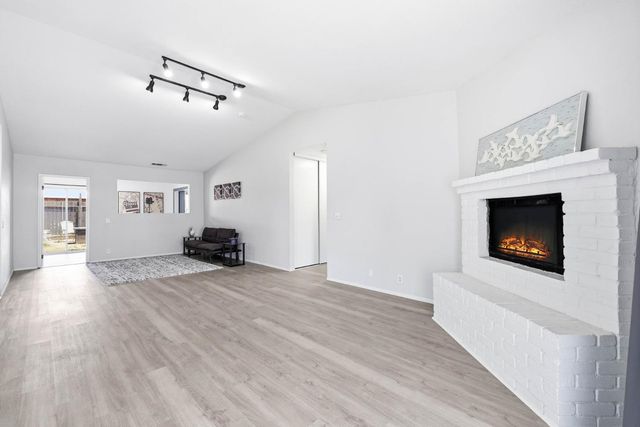 7370 Bruno Way, Sacramento, CA 95828
