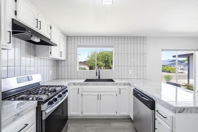 7370 Bruno Way, Sacramento, CA 95828