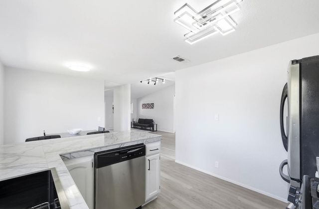 7370 Bruno Way, Sacramento, CA 95828
