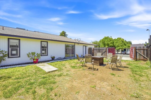 7370 Bruno Way, Sacramento, CA 95828
