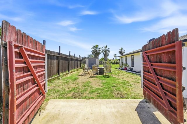 7370 Bruno Way, Sacramento, CA 95828